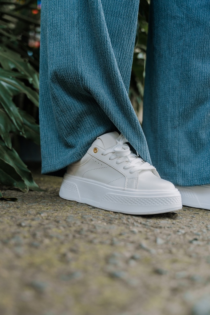 Leonika Essential White